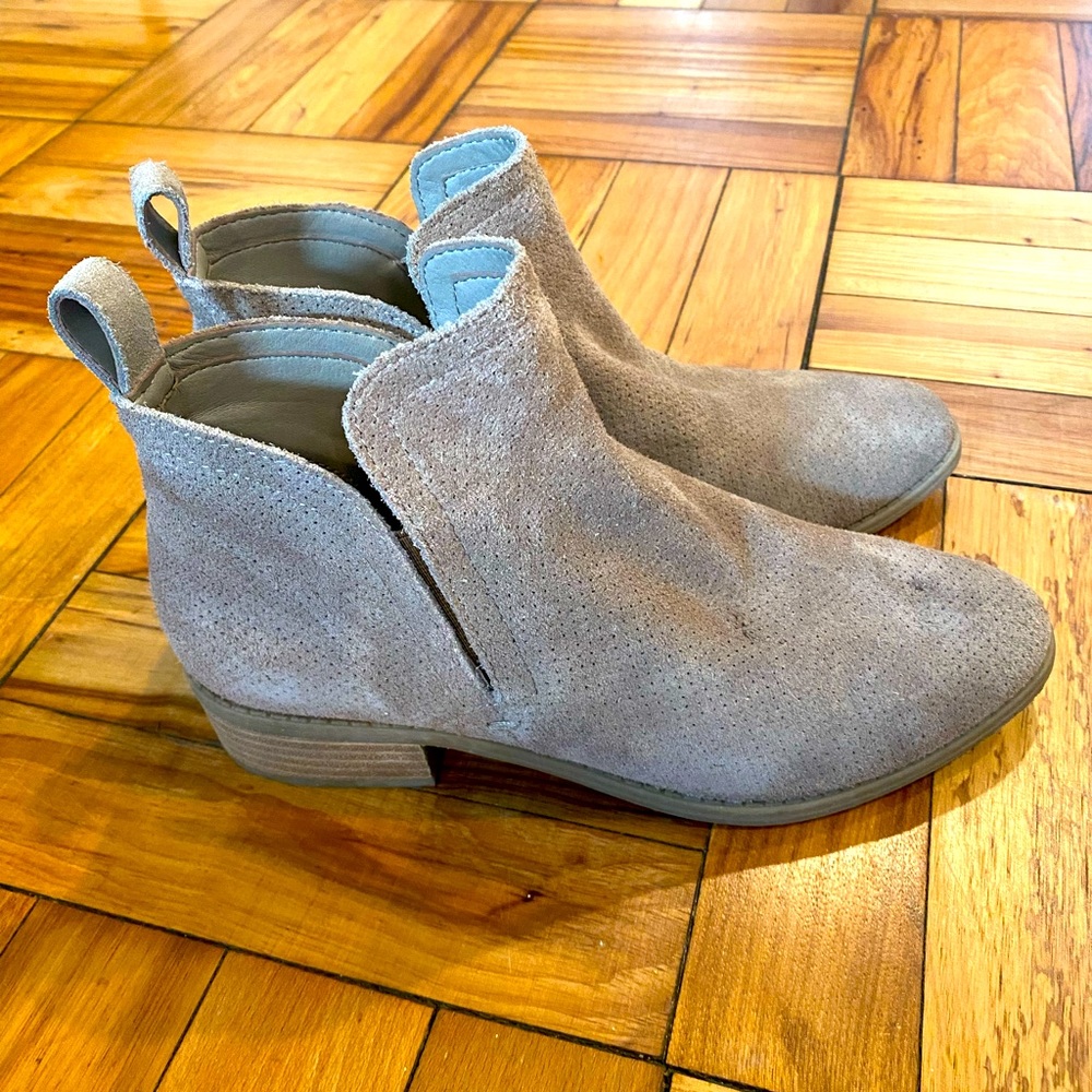 Dolce Vita Tan Ankle Booties